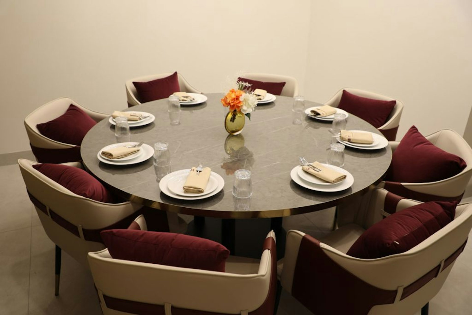 Round Table for Groups of 8